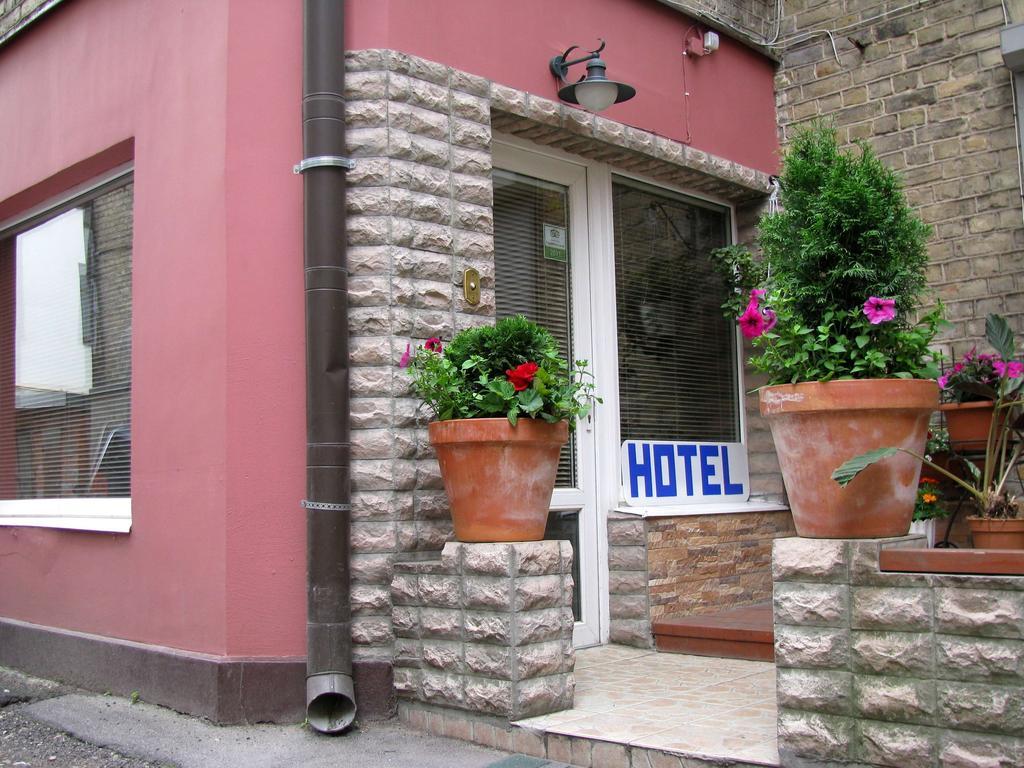 Antik Apart Hotel Riga Esterno foto